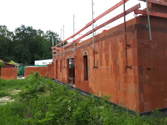 Maison en brique sur vertou réalisé par TG BAT